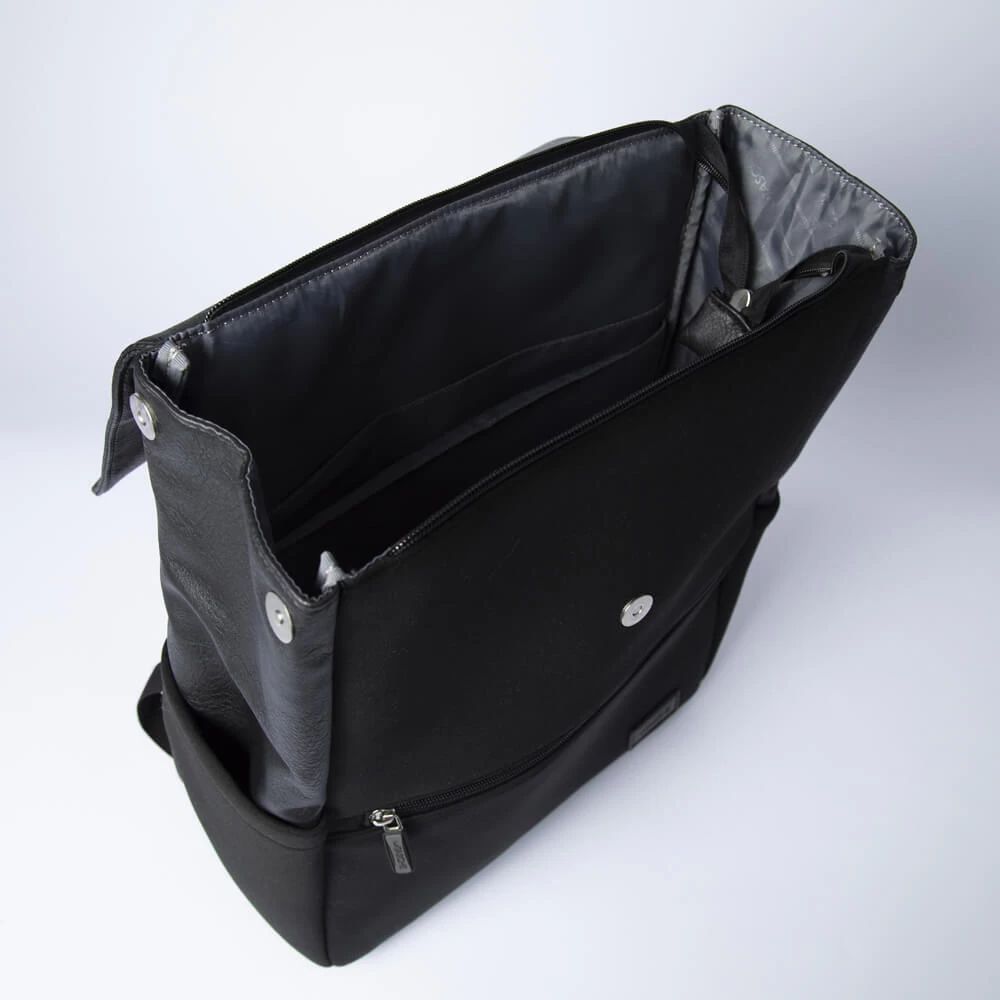 La Tasche Classic Backpack 3 La Tasche Classic Backpack - Image 3